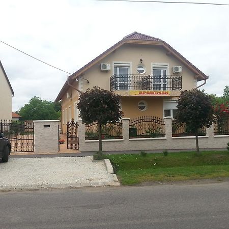 Marinica Apartman Hajdúszoboszló 外观 照片