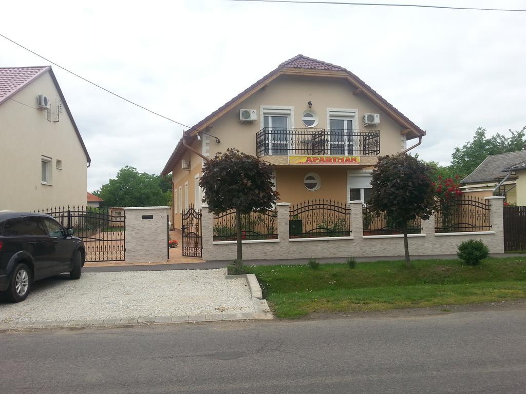 Marinica Apartman Hajdúszoboszló 外观 照片